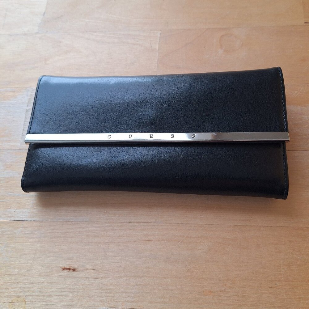Guess black leather wallet / clutch purse w/ metal accent excellent condition